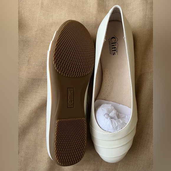 CLIFFS WHITE FLATS - Picture 2 of 6